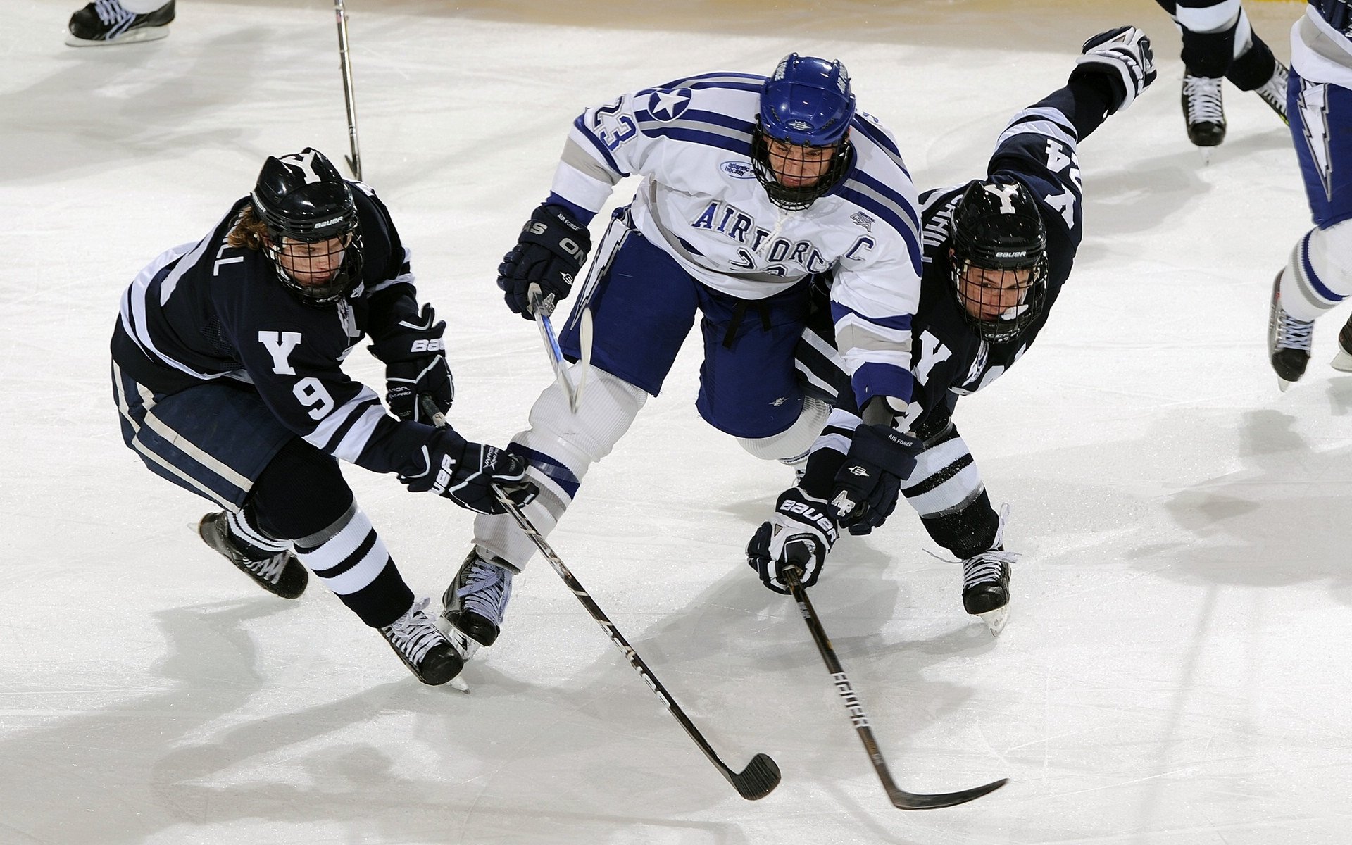 热门球队在比赛中碾压对手，获得胜利，热门球队在比赛中碾压对手,获得胜利